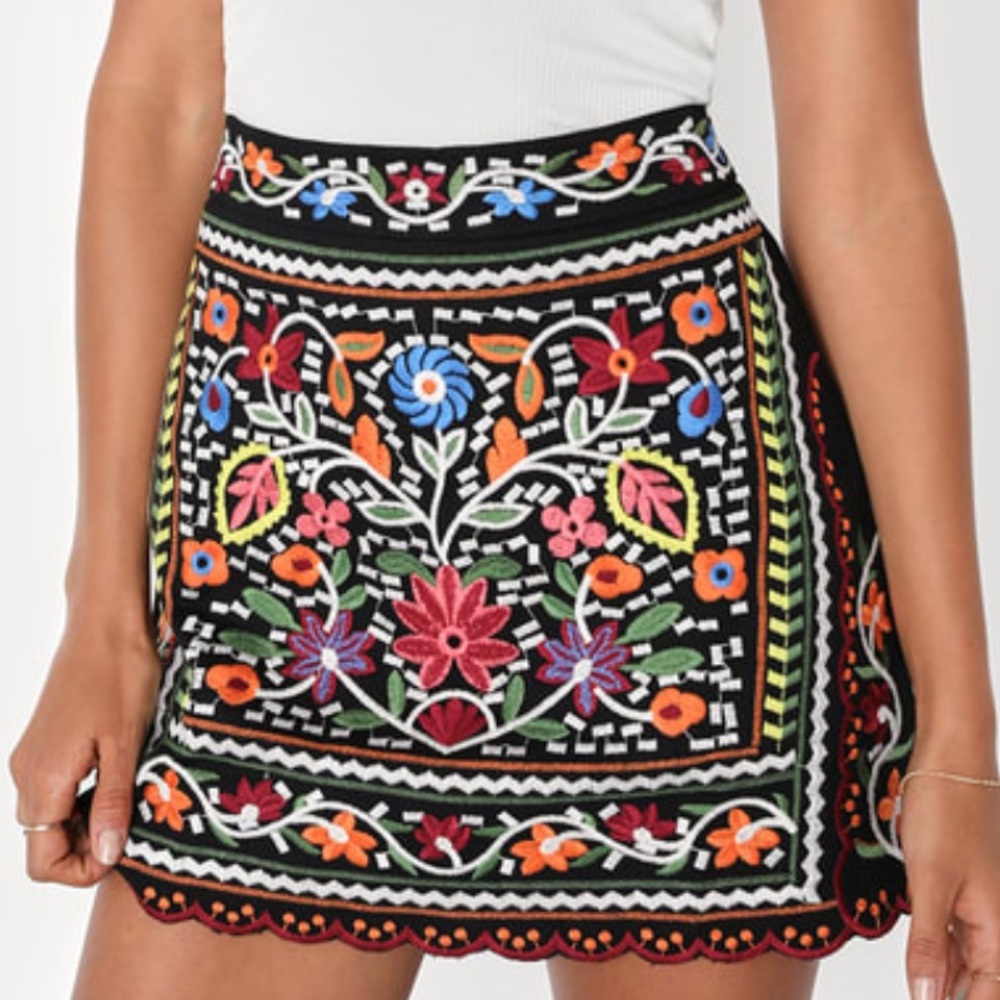 Lulus embroidered mini skirt
